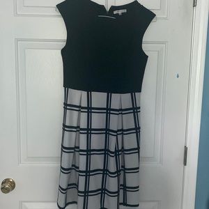 Sleeveless Sandra Darren dress